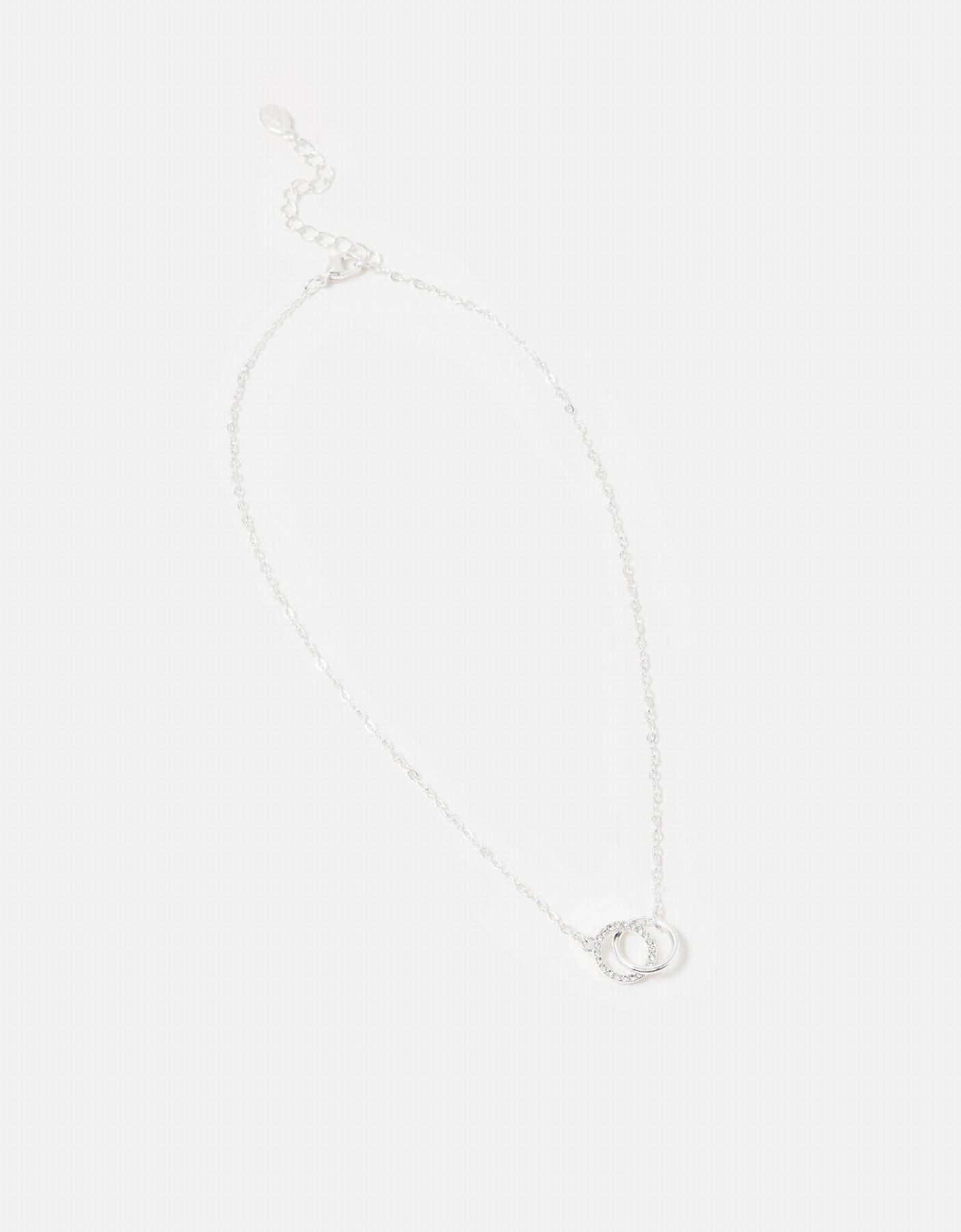 Linked Circle Pendant Necklace