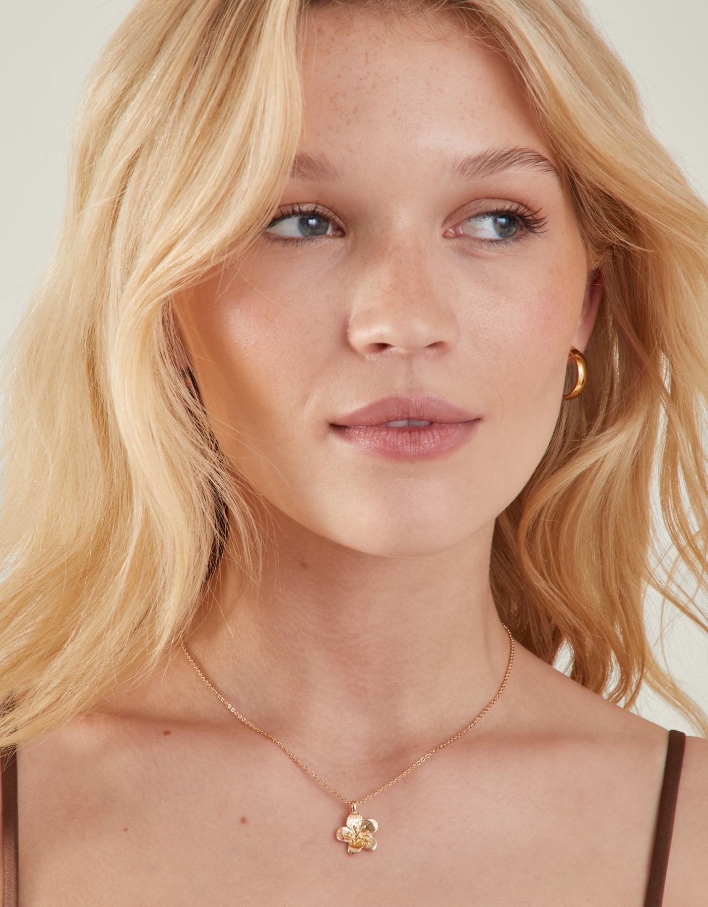 Flower Pendant Necklace