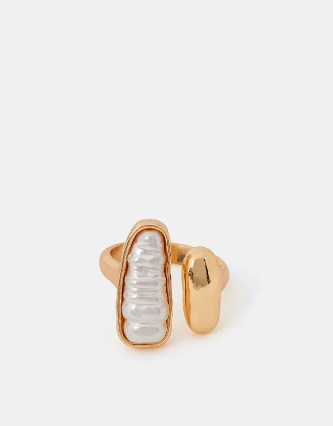 Statement Pearl Open Ring Cream