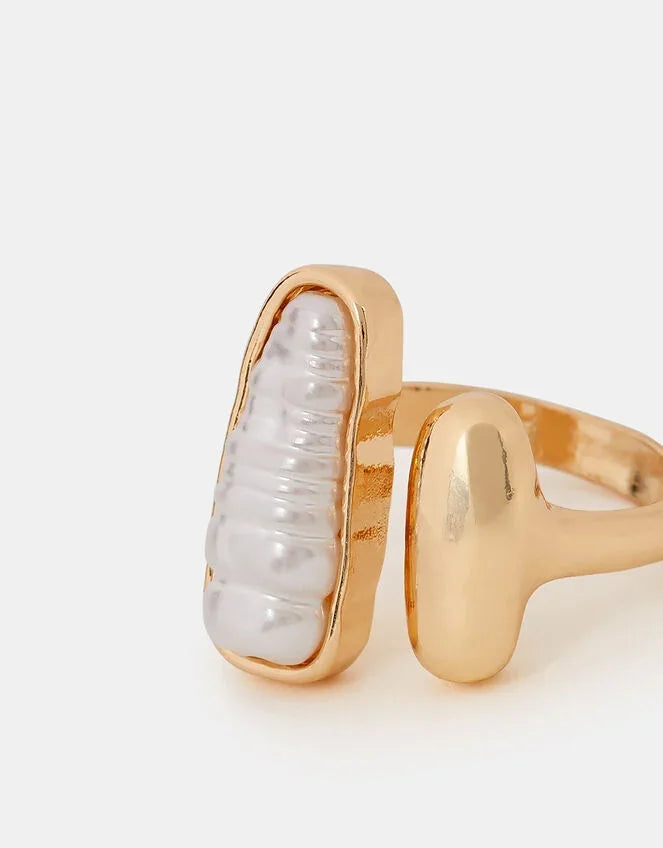 Statement Pearl Open Ring Cream