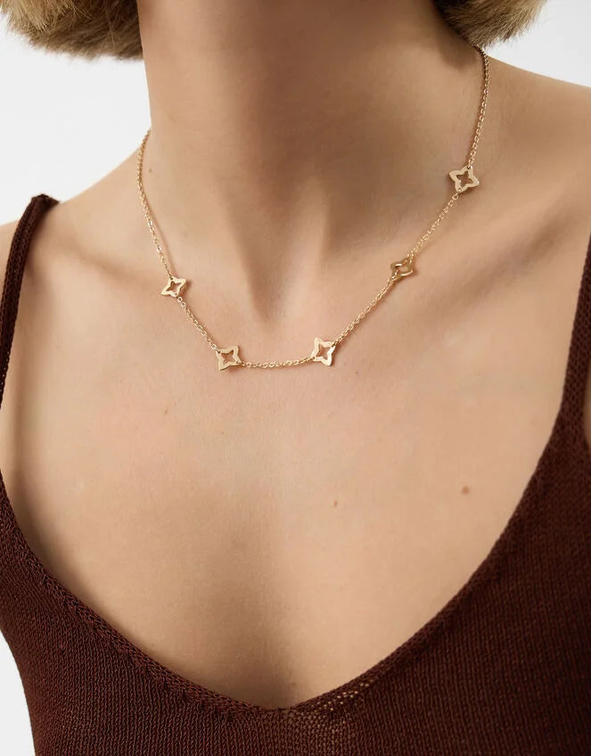 Clover Cut-Out Station Necklace