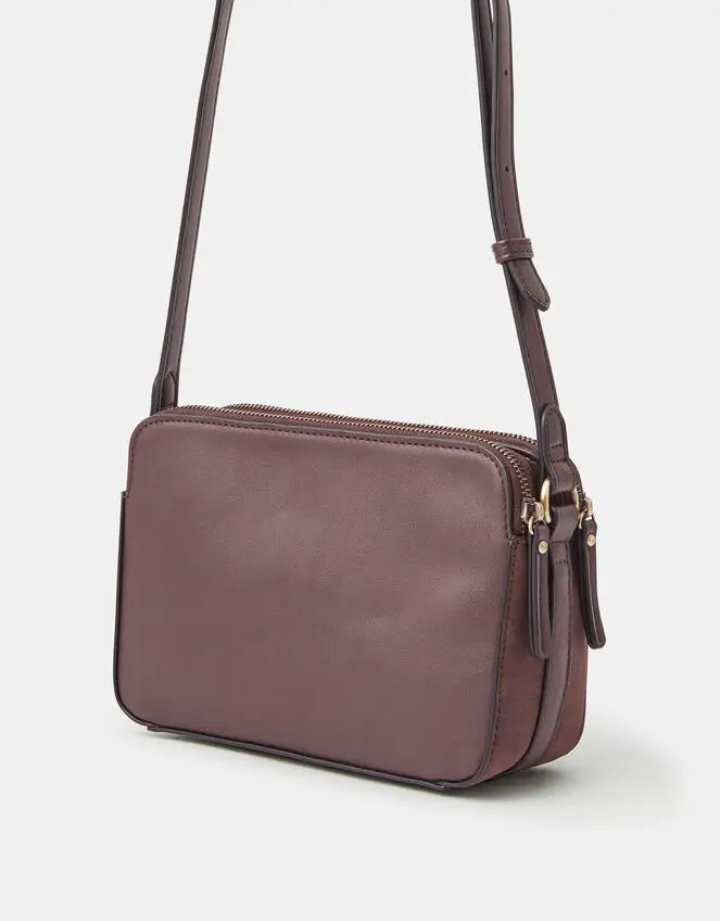 CLASSIC STUD CROSSBODY - Chocolate