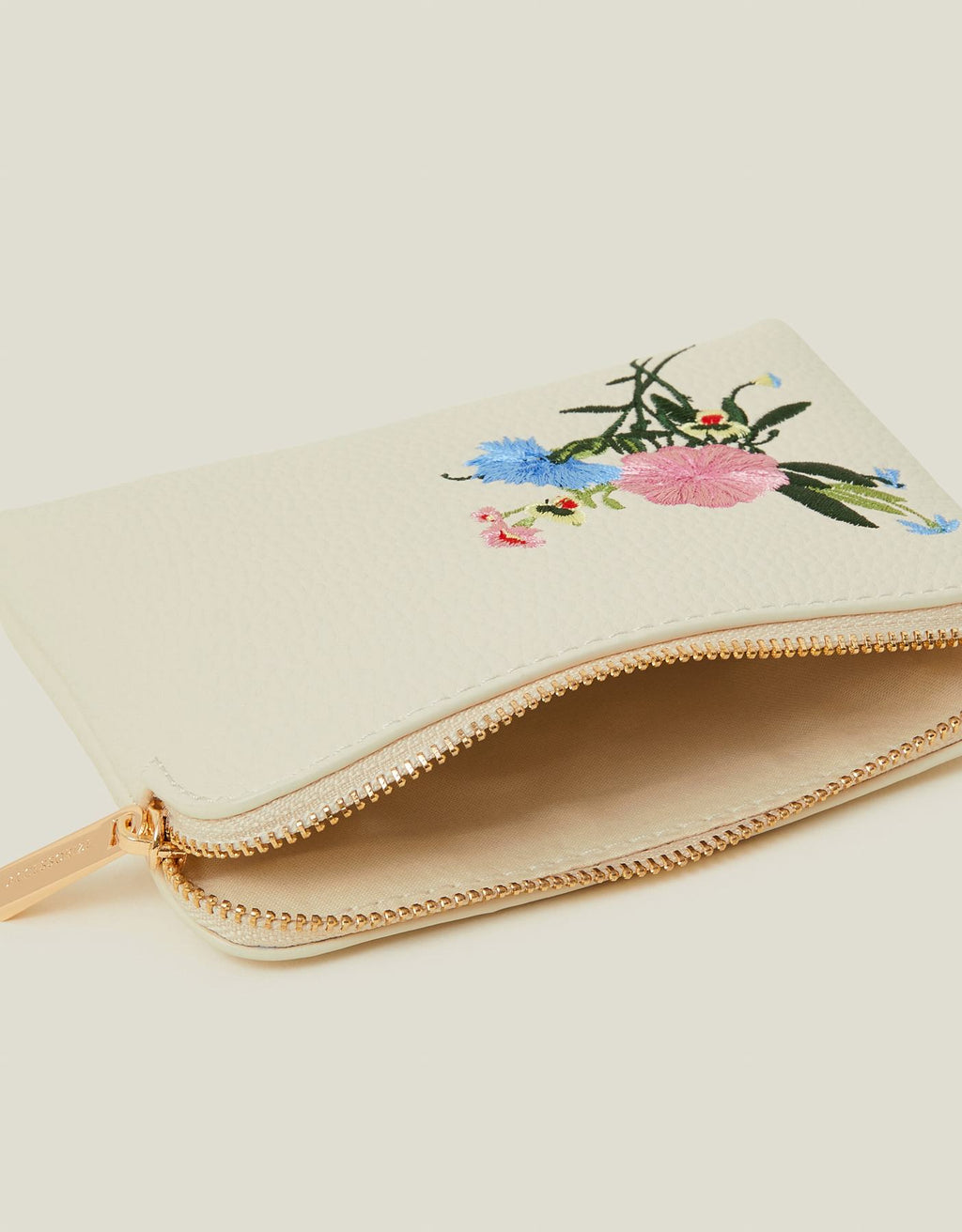EMBROIDERED FLORAL COIN P