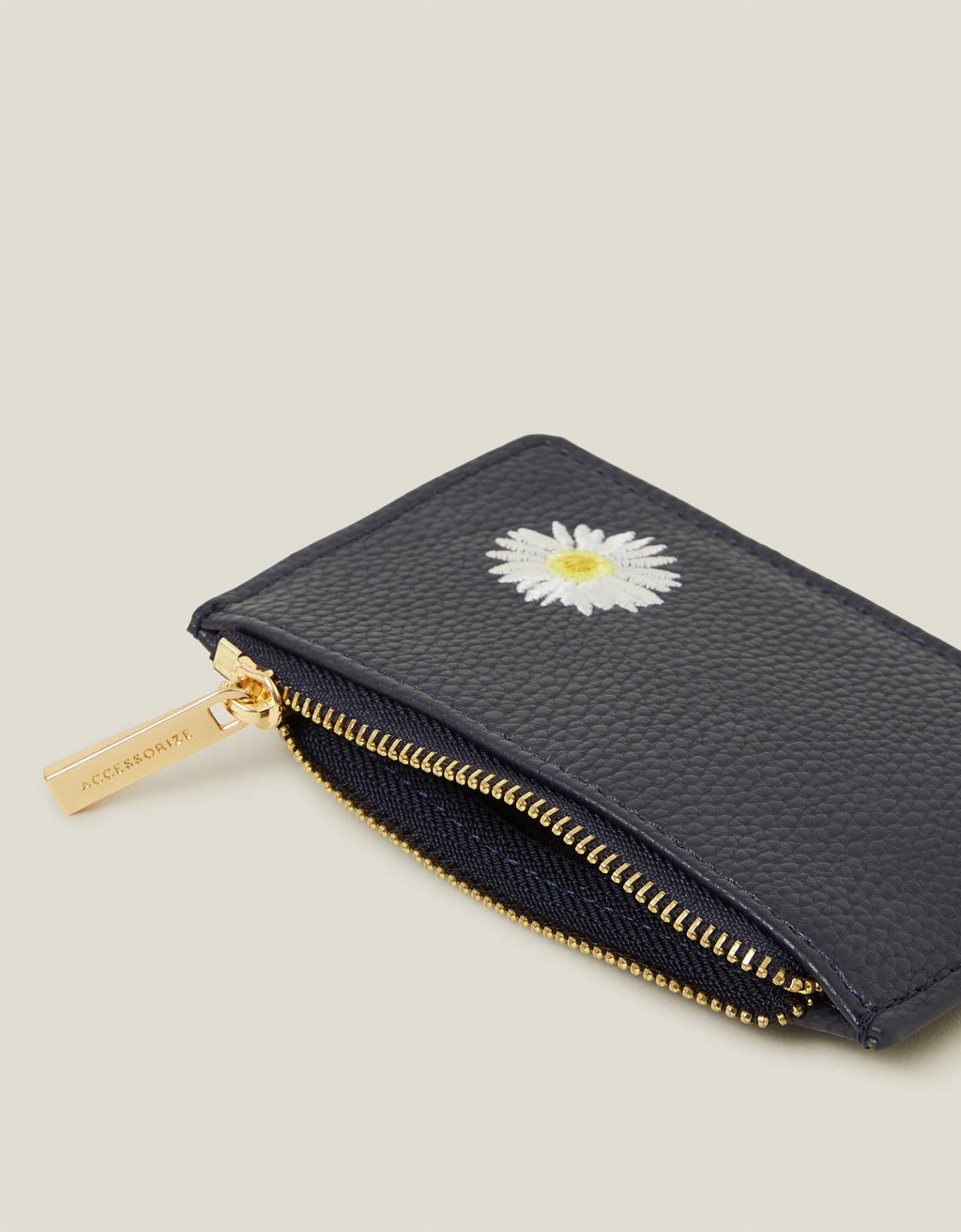 Embroidered Daisy Card Holder