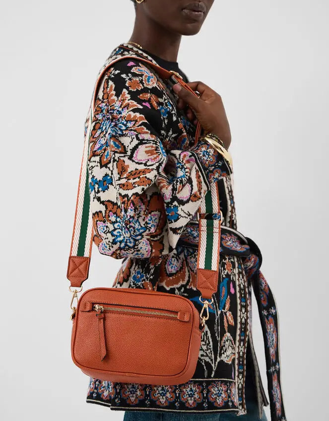 CAMERA CROSS BODY