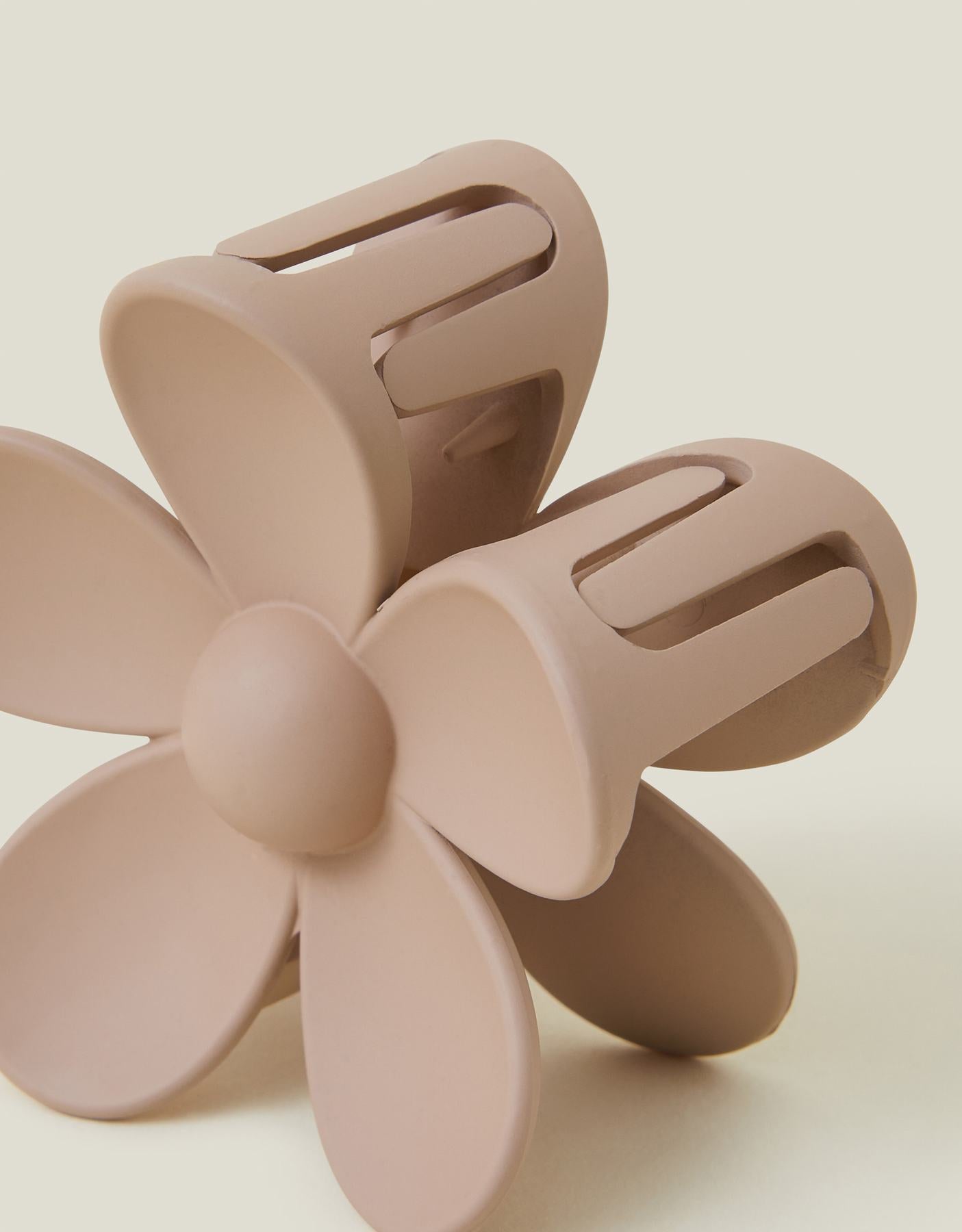 NUDE MATTE FLOWER CLAW CLIP