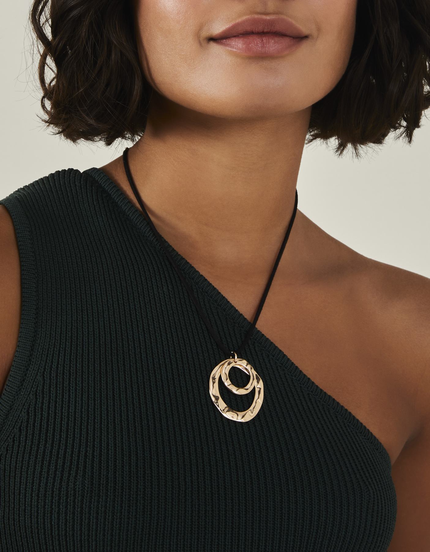 Circle Pendant Cord Necklace